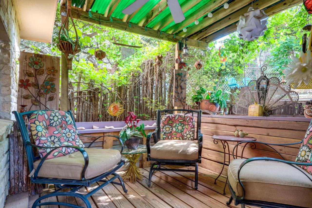 Exotic Home With Patio And Grill Walk To Canyon Lake! Exteriör bild