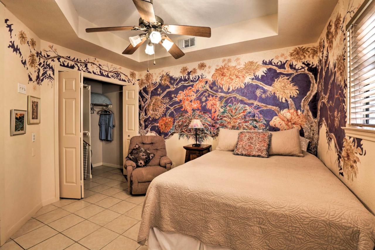 Exotic Home With Patio And Grill Walk To Canyon Lake! Exteriör bild